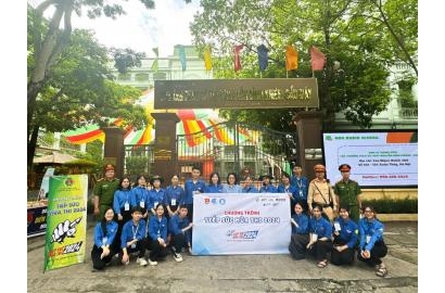 ĐỘI THANH NIÊN TÌNH NGUYỆN TIẾP SỨC KÌ THI THPT QUỐC GIA NĂM 2024