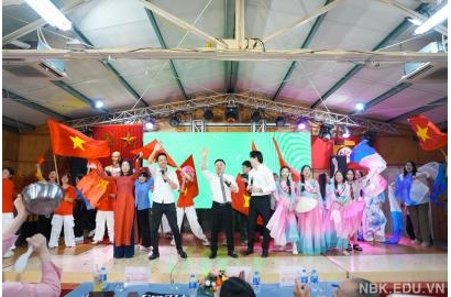 CHƯƠNG TRÌNH GIAI ĐIỆU TUỔI HỒNG - THANH XUÂN RỰC RỠ