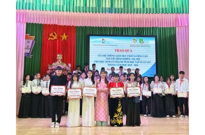 Trường NBK thăm và trao quà tại Trường PTDTNT THCS & THPT Mộc Châu